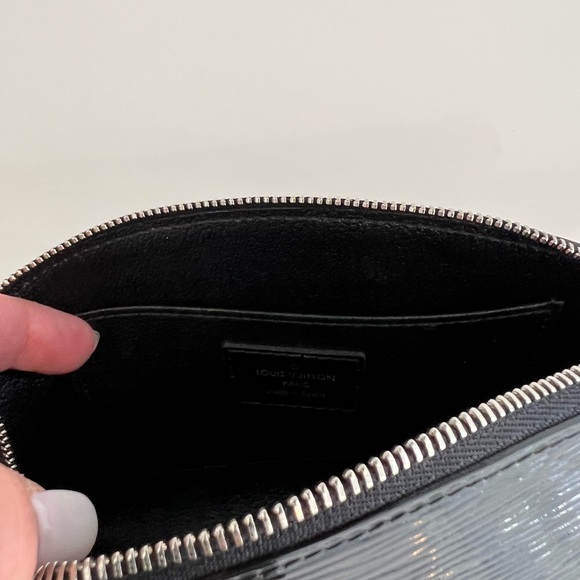 LOUIS VUITTON BLACK VERNIS LEATHER COSMETIC BAG POUCH - Picture 16 of 17